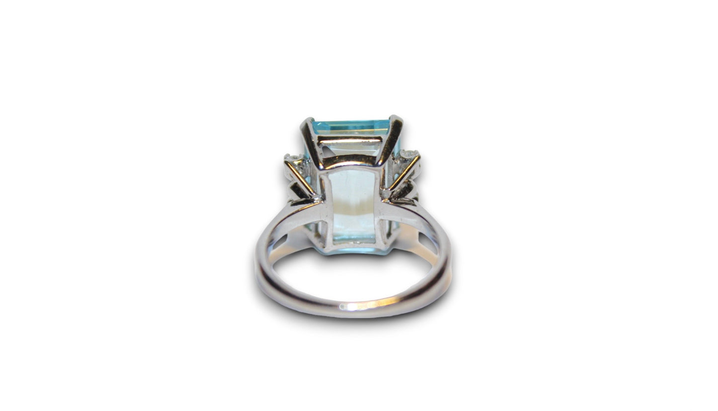 Aquamarin-Diamant-Ring