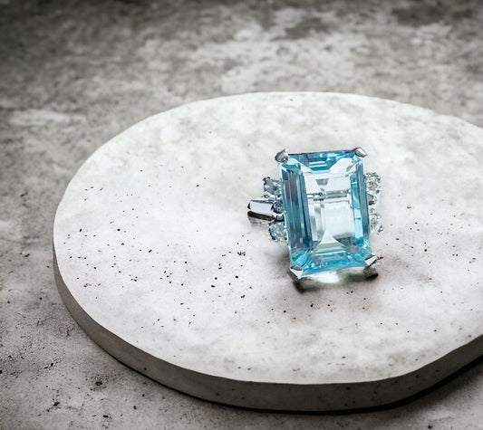 Aquamarin-Diamant-Ring