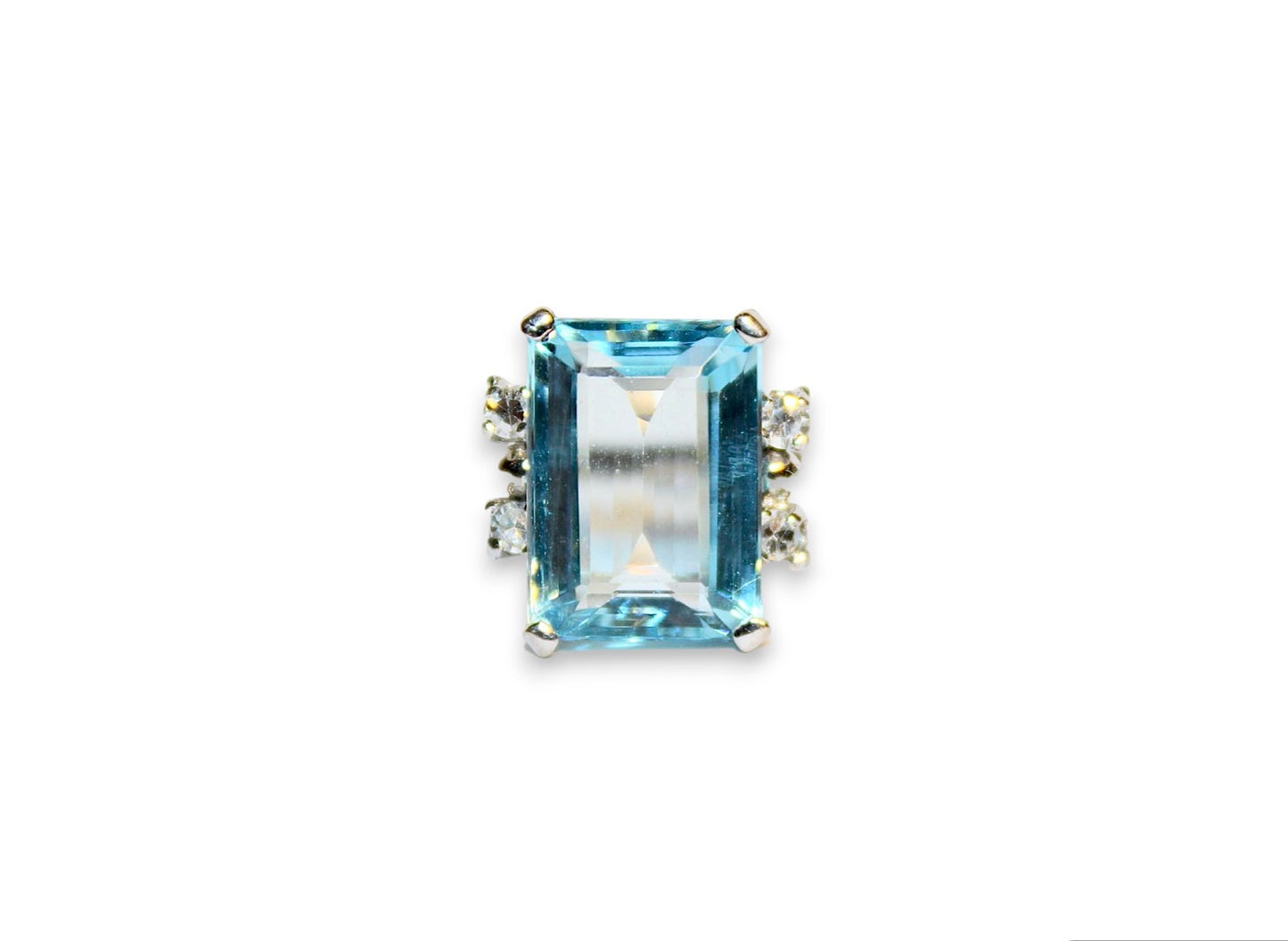 Aquamarin-Diamant-Ring